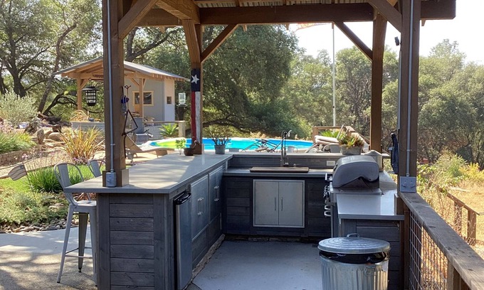 Auburn House | Outdoor relaxation in the country