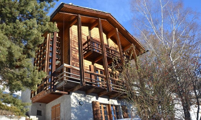 St. Luc Ski Chalet | Outside : Modern architecture chalet of 3 floors, for 6 person, beautiful panoramic viewInside : 16
