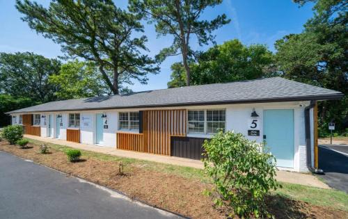 East Ocean View Apartment | OV Mosaic - Coconut Suite