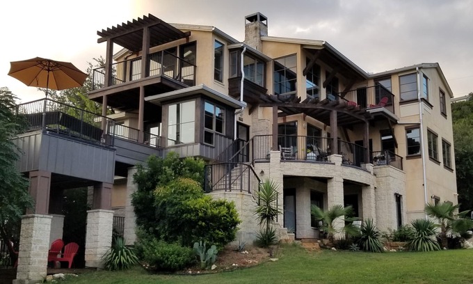 Comanche Trail House | Overlooking Lake Travis, 6 Bedrooms, 6 Decks, Lake Access