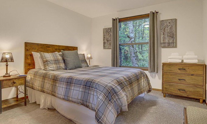 Mount Hood Village House | Owlpine Lodge