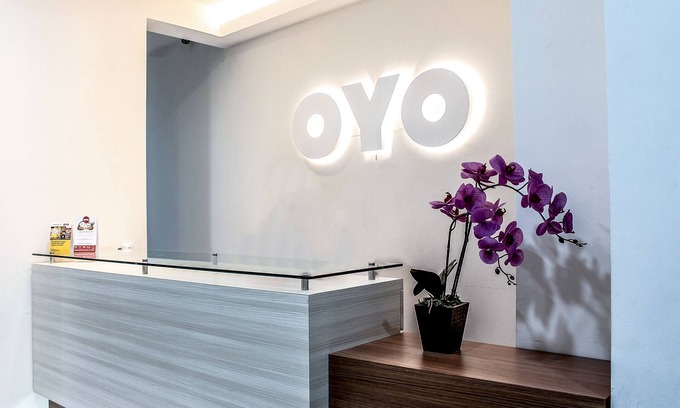 Tomang Hotel | OYO 137 Permata Tawakal