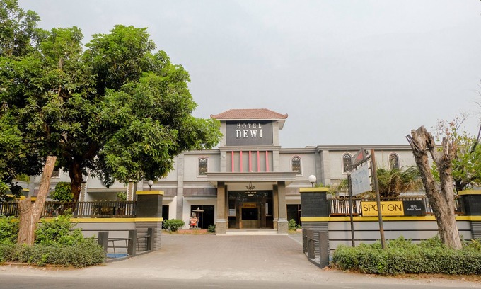Peterongan Hotel | OYO 1971 Hotel Dewi