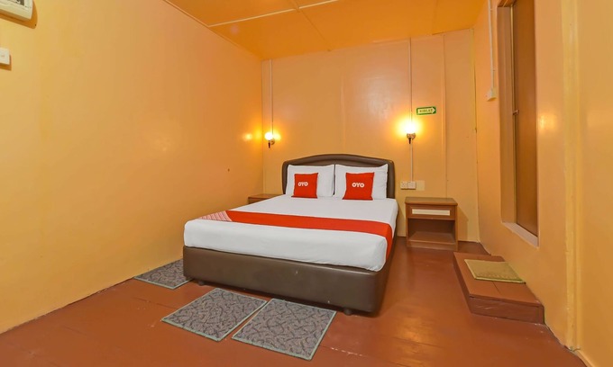 Kuala Tahan Hotel | OYO 90675 Holiday View Inn