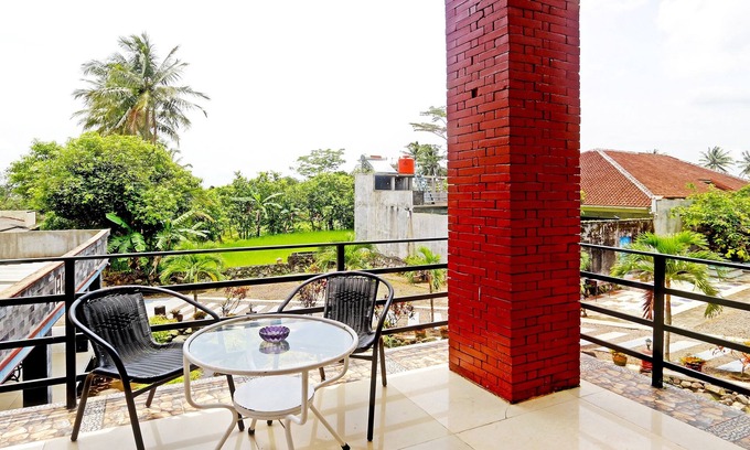 Pakem Hotel | OYO 90878 Pakem Sari Hotel & Convetion