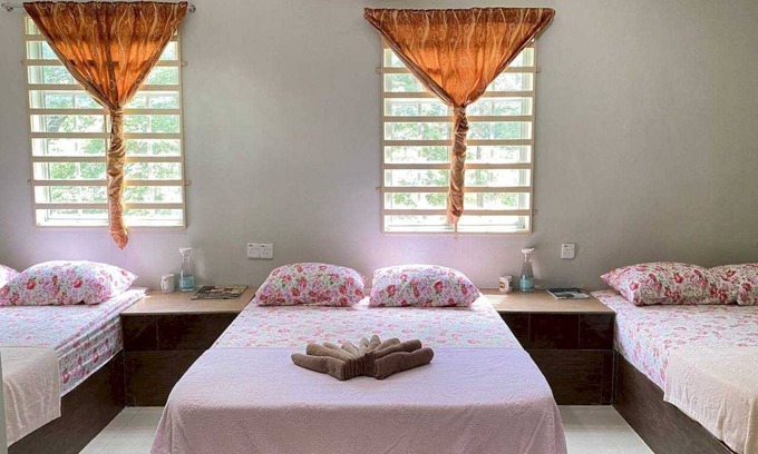 Kuah Hotel | OYO 91002 D Qamar Motel