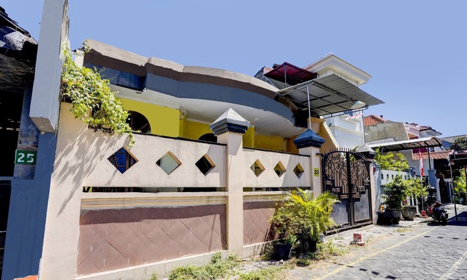 Surabaya Hotel | OYO 92740 Hotel The Orchad Syariah