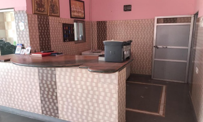 Neem Ka Thana Hotel | OYO Flagship Hotel Chandravanshi