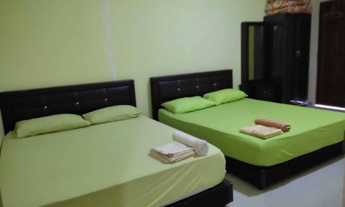 Dungun House | OYO Homes 90600 Ummi Chalet Dungun