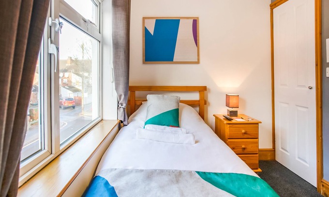Scunthorpe Hotel | OYO Hotel Clamart