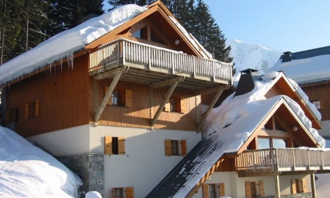 Oz Ski Chalet | Oz/Alpe d'Huez 200m slopes, up to 25pers, Jacuzzi, rooms with bathroom