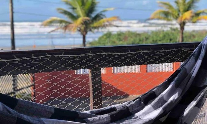 Itanhaem House | Pé na areia gaivotas com Wi-Fi