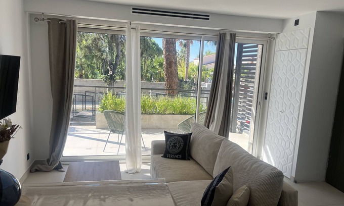 Juvignac Apartment | P2 Standing, Climatisation, Internet Résidence Sécurisée Piscine