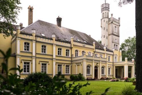 Gryfice Bed & Breakfast | Pałac Pensjonat Ptaszynka