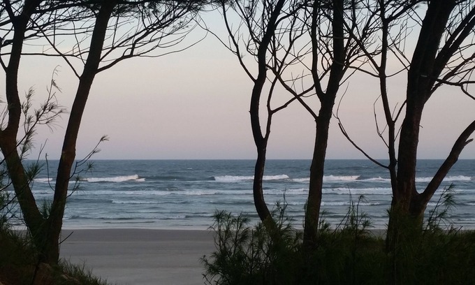 Xangri-La House | Paradise by the sea.