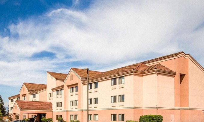 Watsonville Hotel | Pacific Coast Inn