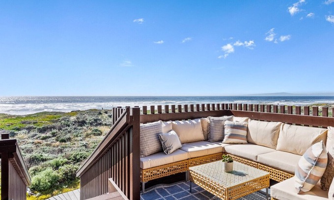 Castroville House | Pacific Oasis | An Oceanfront Escape
