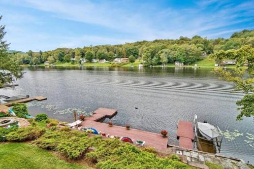 Lakeside House | Page Lake Family Getaway