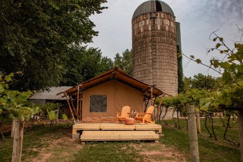 Currie Other | Painted Prairie - Vineyard Hause