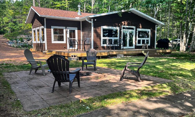 Minocqua House | Pair-a-Docks Landing