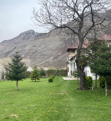 Boge House | Paja Guesthouse - Camping