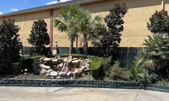Southeast Houston Hotel | Palace Inn I-45 & Bellfort