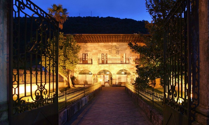 Treceno Hotel | Palacio Guevara