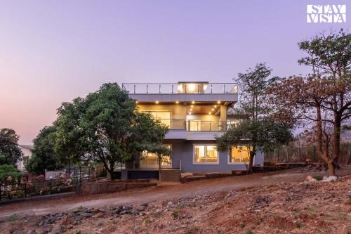 Karjat Villa | Palazzo in the Mountain by VEO - Part of StayVista
