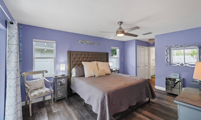 Sarasota House | Palm Aire Golf Course home in Sarasota near Benderson Park, UTC and beaches.