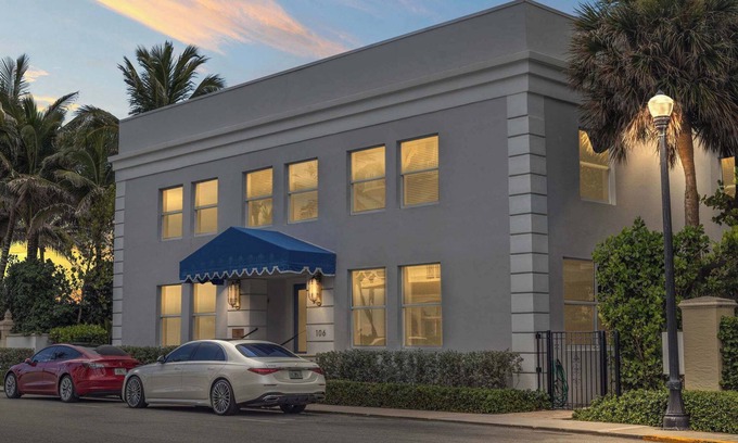 Palm Beach Apartment | Palm Beach Oceanfront Luxury Condo - Nautical