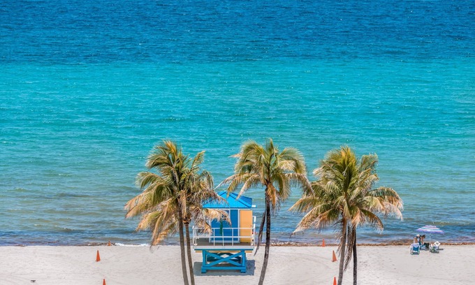 North Beach Villa | Palm Lined Oasis Walk To Beach