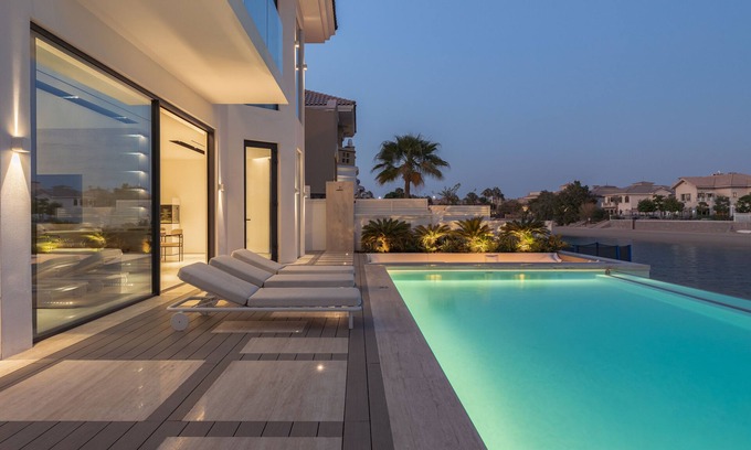 Palm Jumeirah Villa | Palm Paradise- 5BR Villa - Infinity Pool