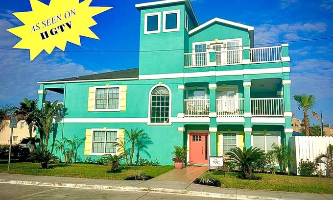 South Padre Island House | Palm Paradise/ Across from beach/Private heated pool/indoor slide
