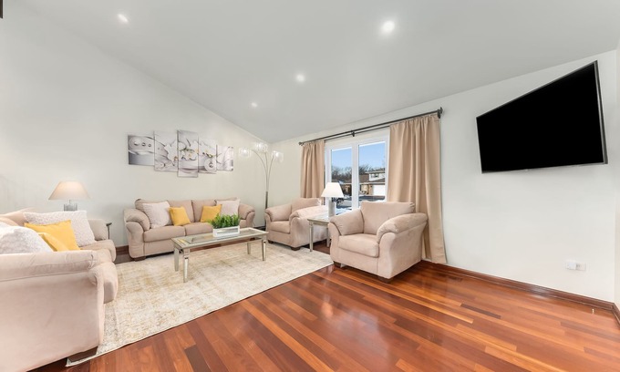 Palos Hills House | Palos Hills FHS Rental