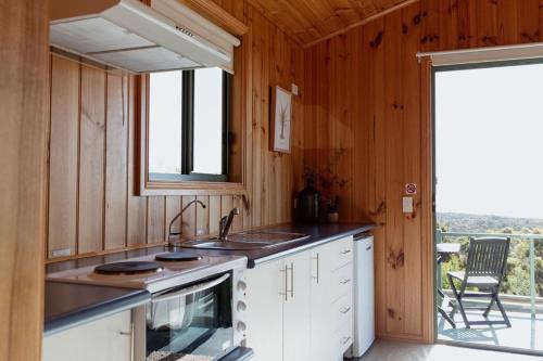 Bicheno House | Panorama Cabin - B