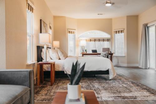 Mariposa House | Panoramic Lookout Sierra Serenity BBQ by CasaOso