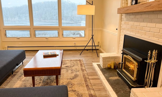Cold Spring House | Panoramic Nature Views Hudson Valley Getaway