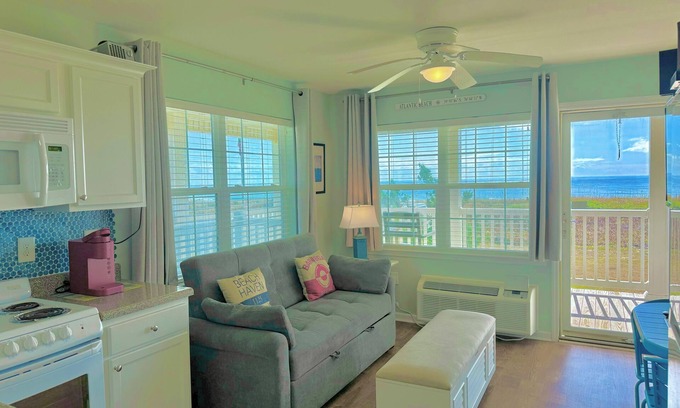 Atlantic Beach Condo | ⛱️Panoramic Ocean & Pool View Studio🏄‍♀️Kitchen Pool WIFI🎣