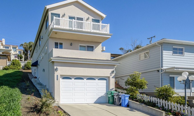 Cayucos House | Panoramic Ocean Views from this Beautiful and Immaculate Cayucos Home