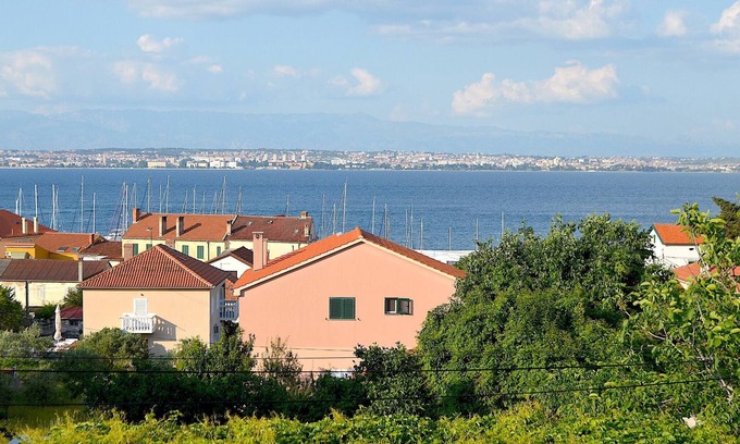 Preko Apartment | Panoramic View Apartment Marijane