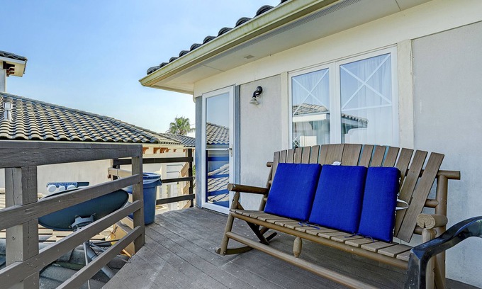 San Leon Apartment | Panoramic views of Galveston Bay!