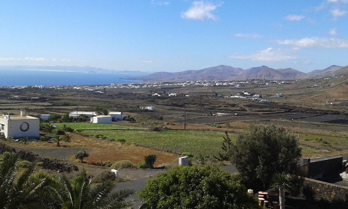 Conil Apartment | Panoramic views of sea and mountains, in Conil, near the wine route.