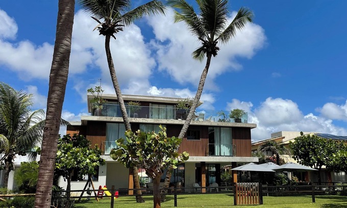 Canto do Mar House | Paraíso pé na Areia com 6 Suítes