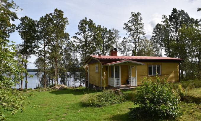 Sjuhult House | Paradise home by a lake, for anglers, canoeists, hikers and cyclists