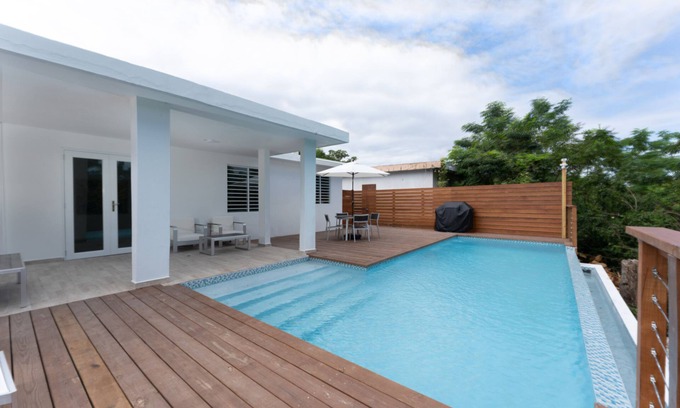 Barrero House | Paradise House W. Pool Nearby the Beach