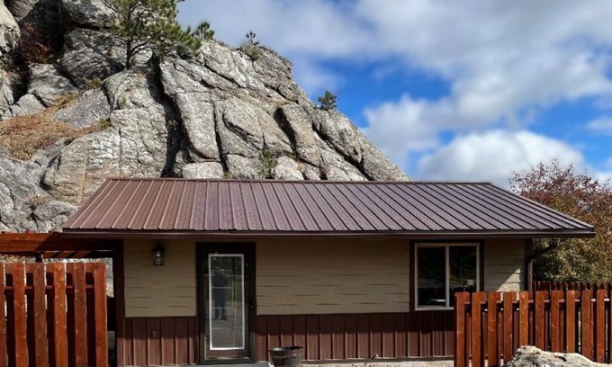 Custer Cabin | Paradise Land Cabin A