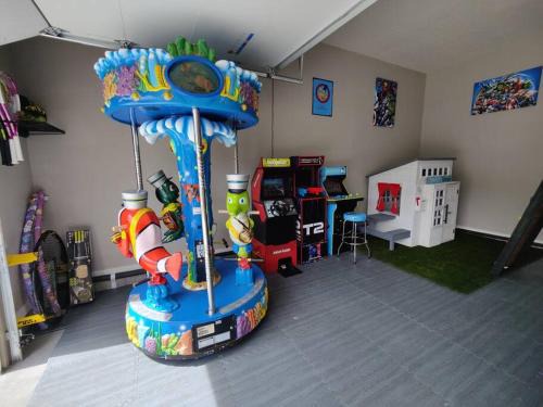 Fish Haven House | Paradise View Lodge - Amazing Lake Views, Playroom, Pool, HotTub!