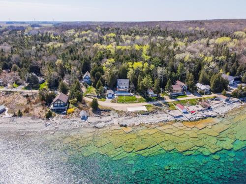 Lion's Head House | Paradise Waterfront Gem With Georgian Bay Views