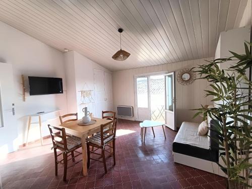 Greoux-les-Bains Apartment | Parenthèse Bohème Chic
