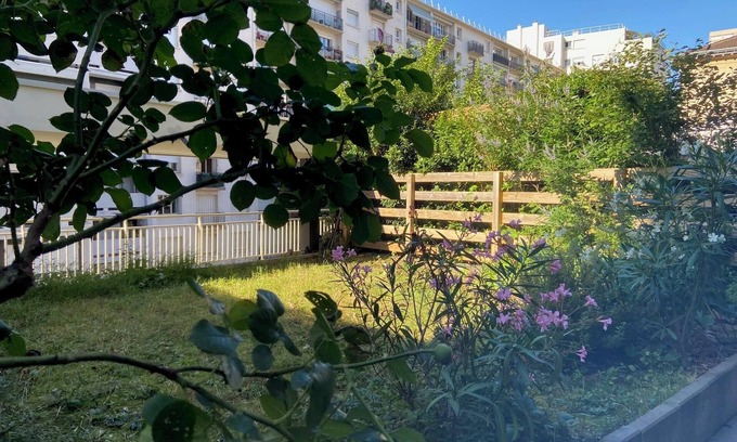 Quartier de la Maison-Blanche Apartment | Paris 13- 5 rooms-4 bedrooms- 50m2 garden- Swimming pool.